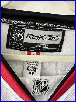 Corey Crawford Unsigned Blackhawks On-Ice Style Custom Stitched Jersey (Size 48)